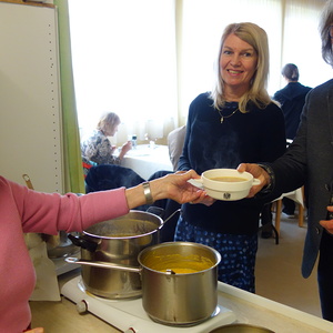   Eine Suppe für Bürgermeister Gerhard Hutter von Anna                             